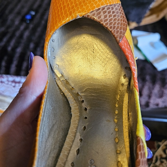 BCBGgirls VINTAGE 2003 size 5.5 heels - Picture 7 of 10